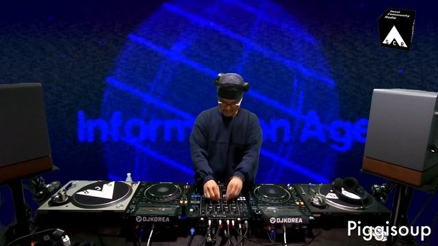 Groovy Techno - Piggisoup :Club OST Daegu Showcase | Seoul Community Radio смотреть онлайн