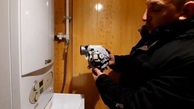 ремонт газового двухконтурного котла Vaillant. смотреть онлайн