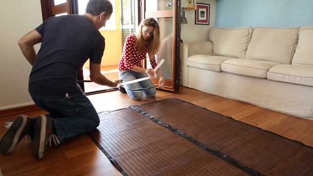Montaggio con velcro adesivo zanzariera magnetica. Tenda antizanzare e porta della stessa misura. смотреть онлайн