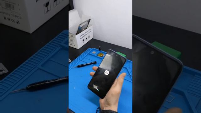 Xiaomi все‼️😢Массовая проблема со сбоем телефонов по России, вызвала много неприятностей у граждан смотреть онлайн