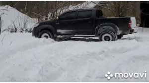 тойота хайлюкс и нива по снегу