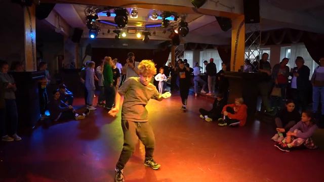 ART BATTLE 2020 | hip hop juniors 1x1 | Makar смотреть онлайн