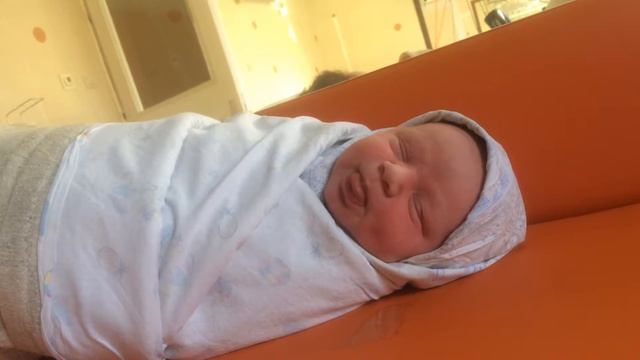 Грудничок. Прошло 2 часа, как родился смотреть онлайн