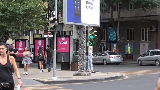 Ереван, 08.08.21, Su, ул.Абовяна, Северный пр., ресторан Vienna. смотреть онлайн