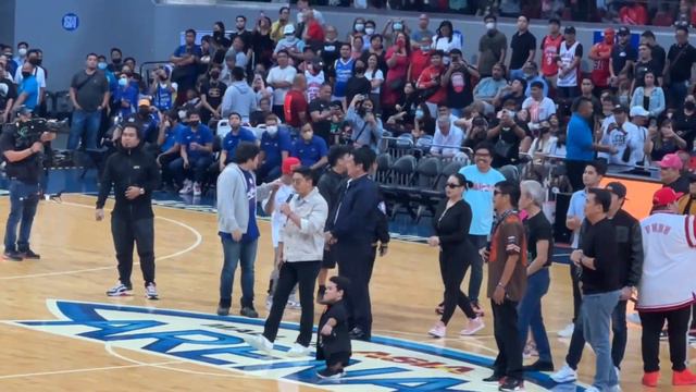 Ginebra VS Magnolia | Batang Quiapo CAST at SM MOA Arena смотреть онлайн