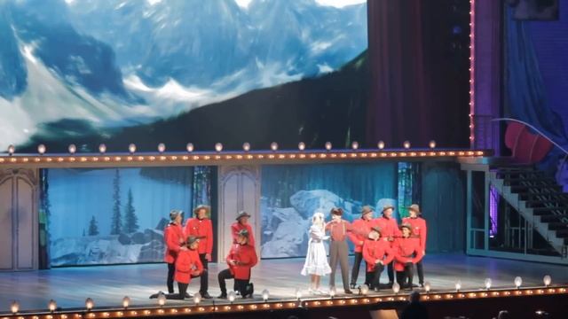 Monty Python - the final performance of the Lumberjack song смотреть онлайн