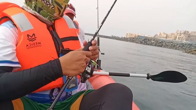 Inflatable kayak intex excursion pro 2 fishing adventure. Baracuda trevally and snapper fish. смотреть онлайн
