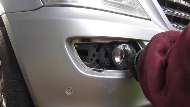 ML W164 Fog lamp replacement in less than 3 minutes смотреть онлайн