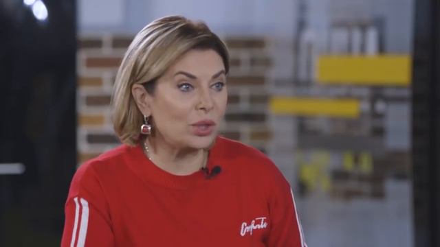 Комаровский: «Наши хорошие люди уезжают размножаться в другие страны» смотреть онлайн