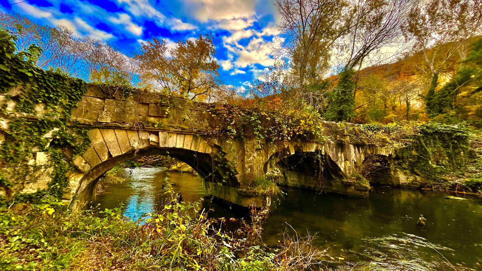 Единственный МОСТ АКВЕДУК в Крыму-поражает КРАСОТОЙ!Речка Чёрная и Чоргунская Башня!Севастополь 2022 смотреть онлайн