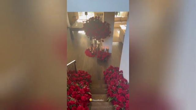travis barker/treats his wife to this,Travis Baker and kourtney kardashian смотреть онлайн