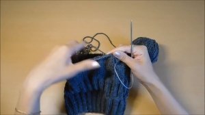 Двойная мужская шапка с отворотом спицами. Мастер-класс.