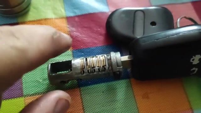 Подгонка личинки замка зажигания под любой ключ | BMW E39 смотреть онлайн