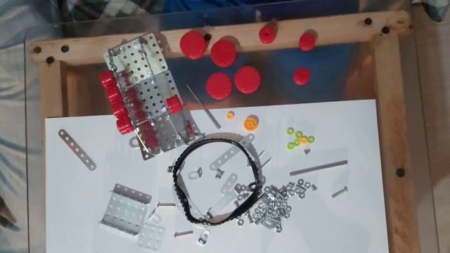 Tank from metal costruction set - Танк из металлического конструктора смотреть онлайн