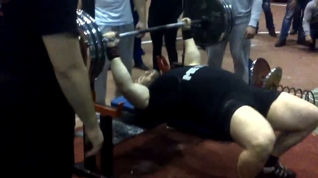 661 lb / 300 kg Raw Bench - Dmitry Golovinski смотреть онлайн