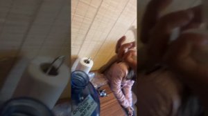 Как одеть помпу на бутыль с водой