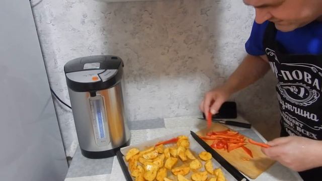 Пикантная картошка с изумительно вкусной корочкой. смотреть онлайн