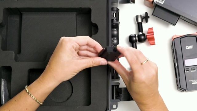 Unboxing Video of CVW PRO VUE- A 1500 Nits and No Delay Remote Monitor Kit смотреть онлайн