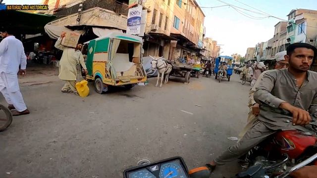 Rail Bazar Sargodha/Buzy Bazar SGD/#RailBazarSargodha❣️❣️❣️V86 #NHTraveller смотреть онлайн