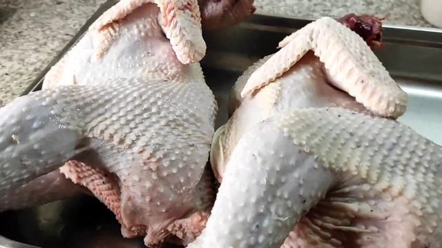 Иду за ними с большим топором.Козёл зовёт меня.Потушила петушков.Жалреный халуми смотреть онлайн