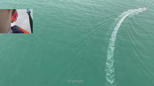 держит строго за руку)) смотреть онлайн