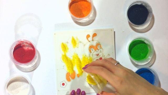 The Bee Flies with one Raspberry Sand Painting |Art for kids | Рисуем Песком | Видео для детей смотреть онлайн
