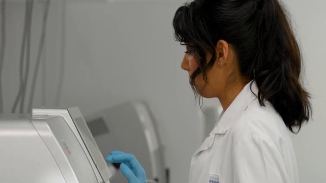 The smart way to nucleic acid extraction | EZ2 Connect смотреть онлайн