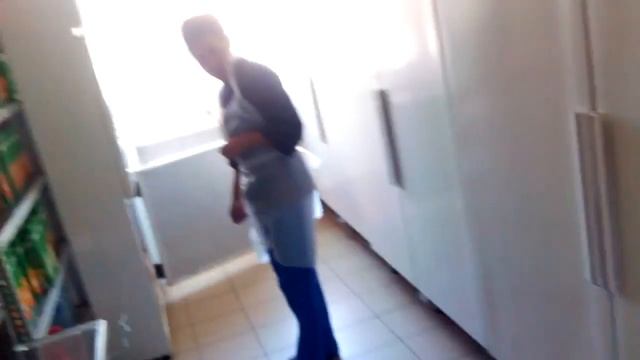 Извержение холодильника или как холодильник пытается транформироваться в газовую плиту смотреть онлайн