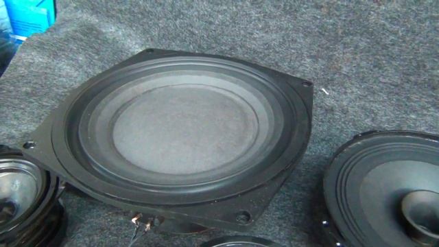 Конструкция выходного дня: генератор резонансной частоты динамических головок.