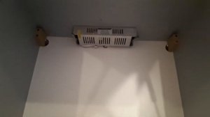 Парящие потолки с подсветкой гардины.