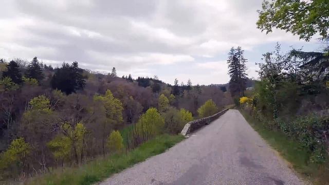 Road trip moto en Ardèche en Pan America et Africa Twin - EP01 смотреть онлайн