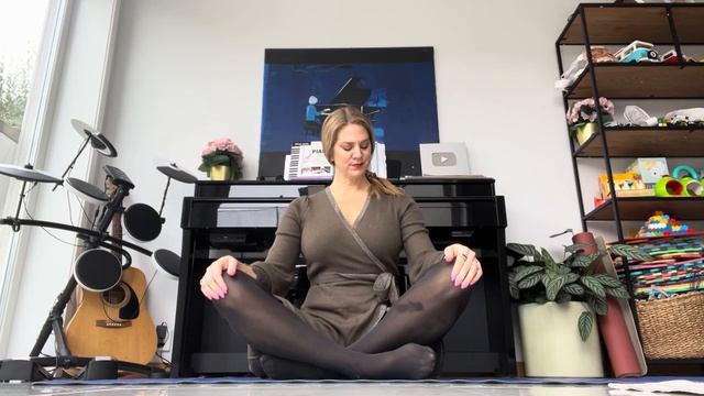 Easy yoga every day | 15 minutes with MarlingYoga | Day 1750 смотреть онлайн