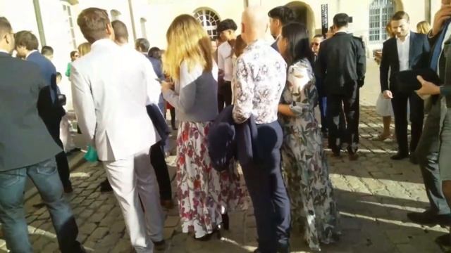 Франция. Свадебная мода, а также актуальные праздничные образы гостей смотреть онлайн