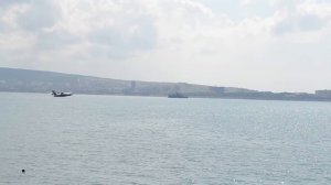 Посадка Бе-200 на воду.