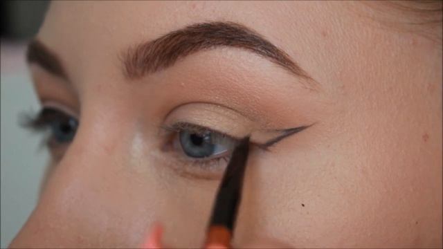 Как Рисовать Идеальные СТРЕЛКИ ↟ How to Apply Eyeliner like a Pro смотреть онлайн