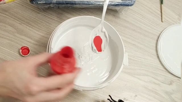 Красим флизелиновые обои. Бюджетный ремонт.