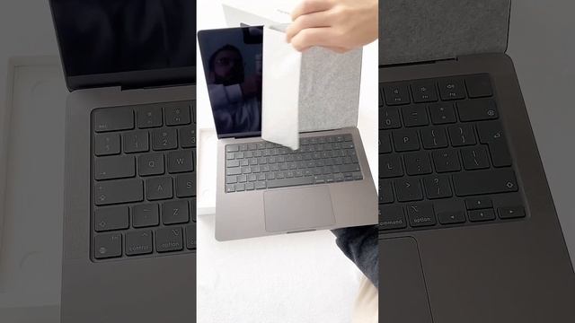 MacBook Pro Unboxing ASMR - This video costs me €3000 ? смотреть онлайн