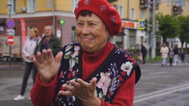 Пешеходная улица Вавилова (Красноярск, август 2022) смотреть онлайн