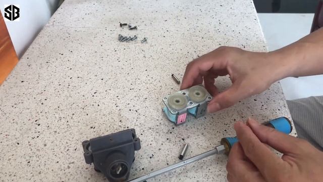 CÁCH SỬA MÁY GIẶT RỈ NƯỚC TRONG LỒNG GIẶT KHI MÁY KHÔNG HOẠT ĐỘNG RẤT ĐƠN GIẢN смотреть онлайн