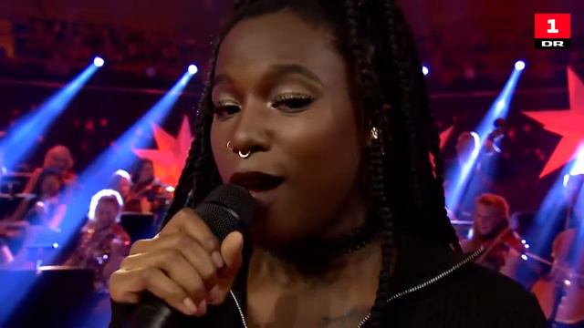 Sabina Ddumba & Erik Hassle - Listen to the Bells - DRs Store Juleshow 2016 - DR1 смотреть онлайн