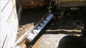 Поилка из трубы для птицы.