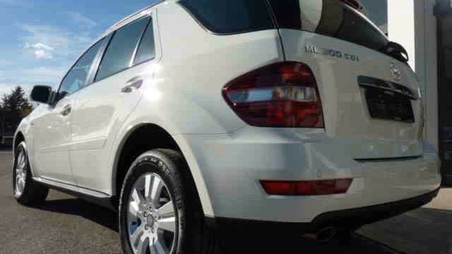 MERCEDES-BENZ ML 300 CDI 4MATIC Blue Efficiency