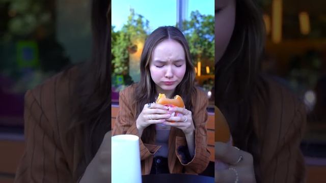 Арина Данилова - Отзыв о "Вкусно - и точка"! смотреть онлайн