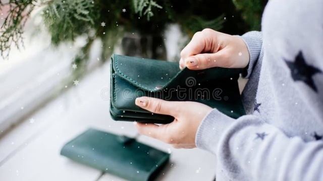 Денежный ритуал 14 декабря . Как зарядить пустой кошелек энергией