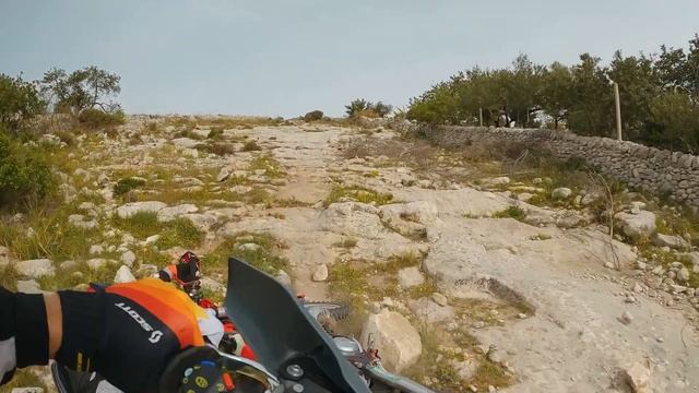 “Unexpected Beauty”- Epic enduro trip to explore Etna’s active volcano смотреть онлайн