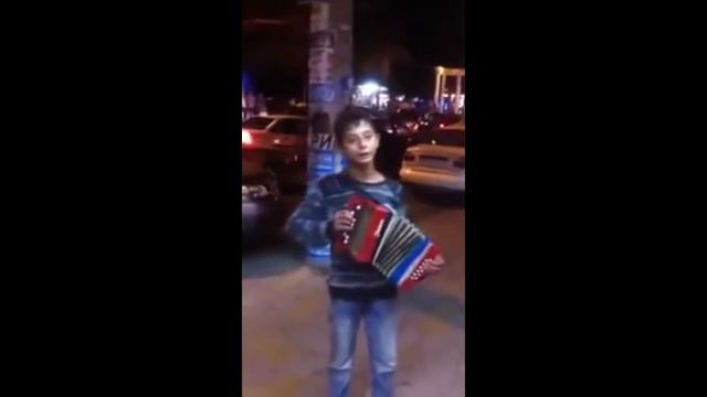 Цыганята классно поют мини концерт с участием Тайсона Cigareta with the participation of Tyson смотреть онлайн