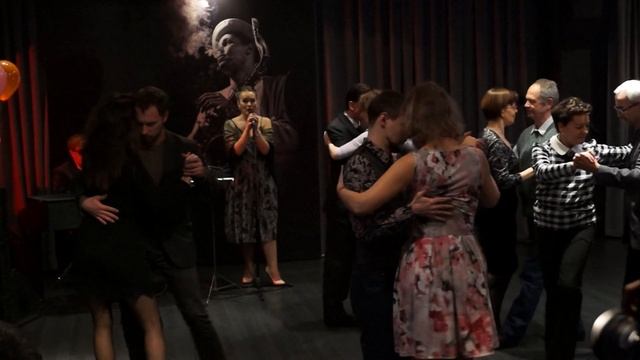 "Ах эти черные глаза" О.Строк. Поёт: Анна Мусиенко. Рояль: Рафил Минеев. 13.12.2015 смотреть онлайн