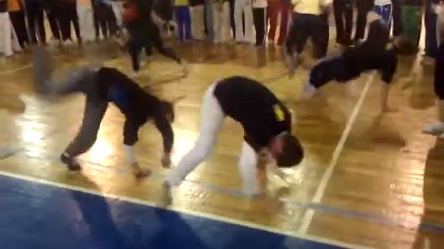AQUI NA RUSSIA CAPOEIRA PRA VALER - 2-4 ДЕКАБРЯ разминочная рода смотреть онлайн