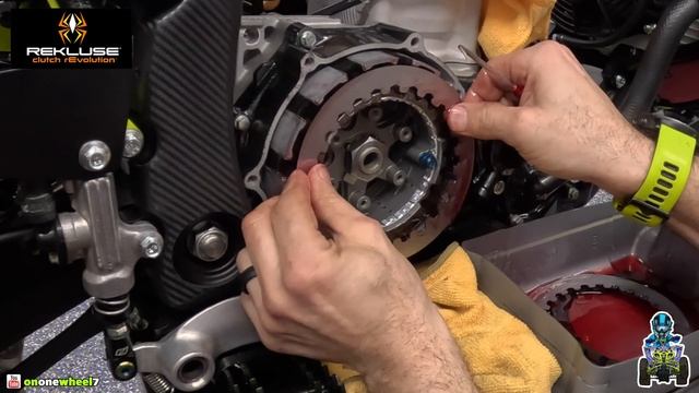 YFZ450R - REKLUSE RADIUS CX CLUTCH INSTALL - HOW TO смотреть онлайн