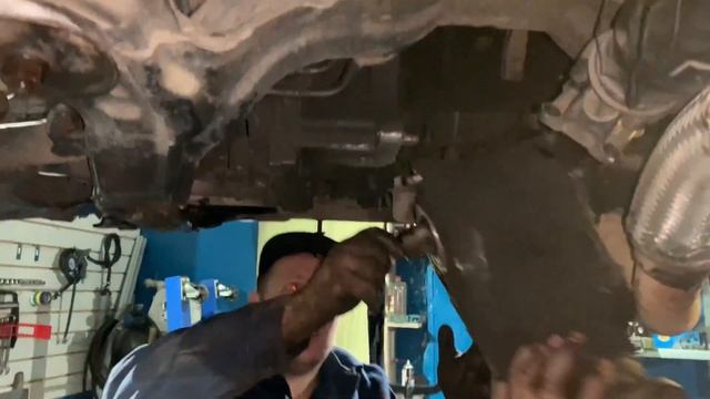 Kia Sportage 2: раздатку на стол смотреть онлайн